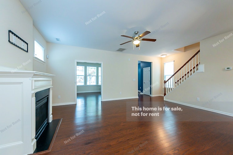 Photo 12 of 25 - 1024 Ileagnes Rd, Raleigh, NC 27603
