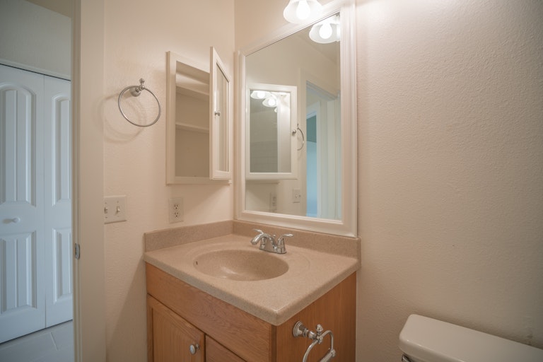 Photo 12 of 21 - 18605 N 34th Ave #6, Phoenix, AZ 85027