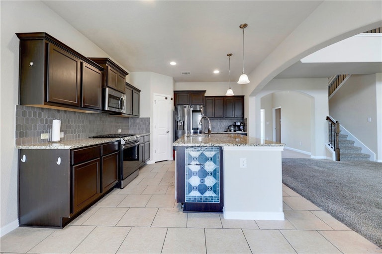 Photo 17 of 34 - 5925 Mantalcino Dr, Round Rock, TX 78665