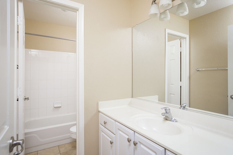 Photo 15 of 25 - 5460 W Kesler Ln, Chandler, AZ 85226