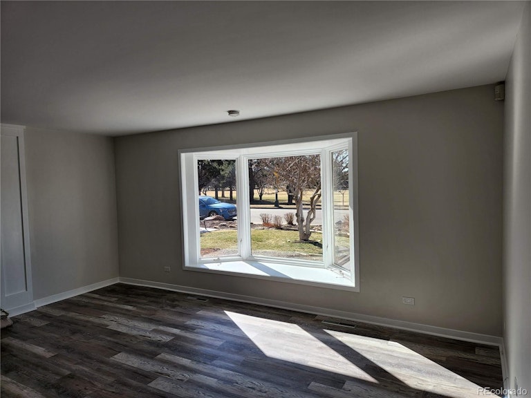Photo 14 of 39 - 125 Southmoor Dr, Denver, CO 80220