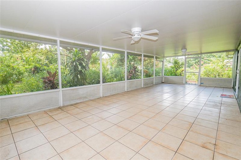Photo 4 of 32 - 3245 Big Valley Dr, Lakeland, FL 33812