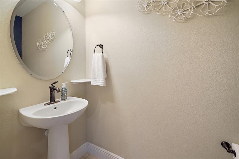 Photo 18 of 39 - 30213 Hackney Loop, Mount Dora, FL 32757