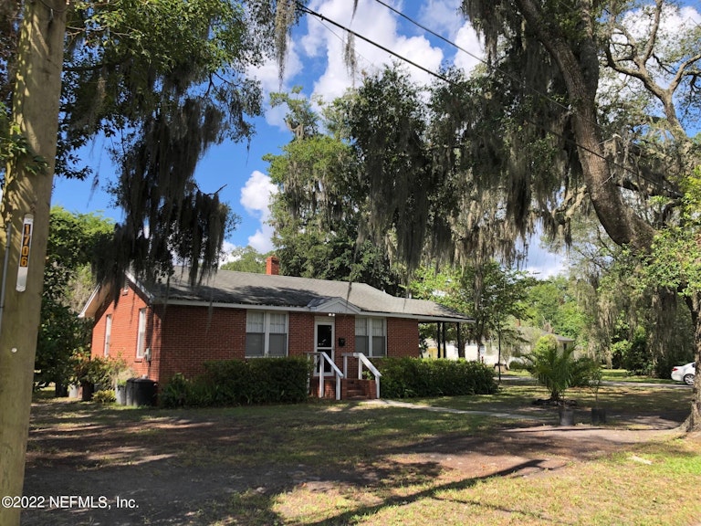 Photo 2 of 31 - 1704 Boulder St, Jacksonville, FL 32207