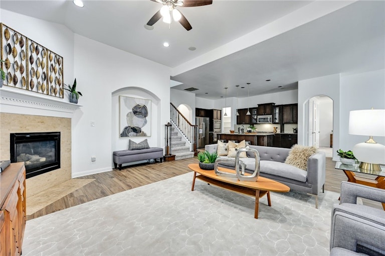 Photo 12 of 31 - 1008 Winding Way Dr, Georgetown, TX 78628