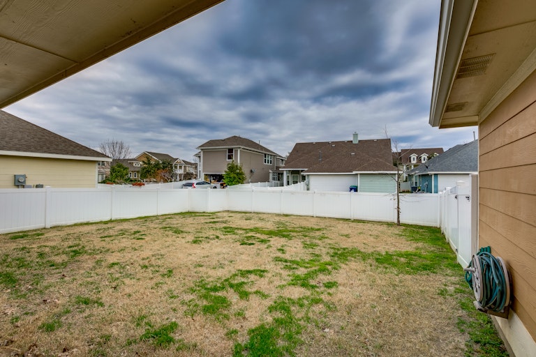Photo 23 of 24 - 1226 Long Leaf Dr, Savannah, TX 76227