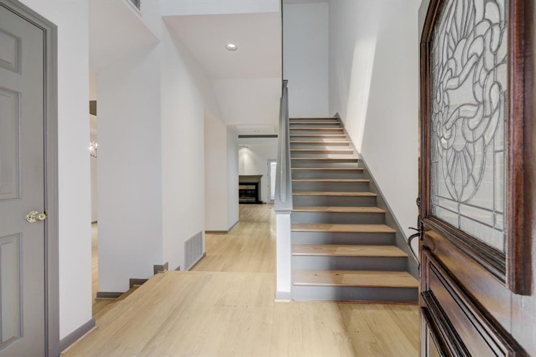 Photo 24 of 32 - 6308 Taggart St Unit B, Houston, TX 77007