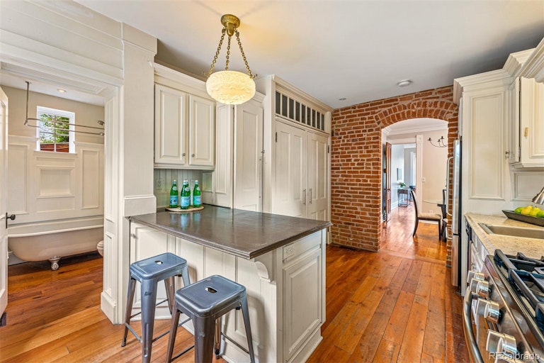 Photo 14 of 40 - 2917 Glenarm Pl, Denver, CO 80205