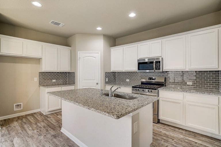 Photo 4 of 34 - 3054 Blantyre Bnd, Round Rock, TX 78664