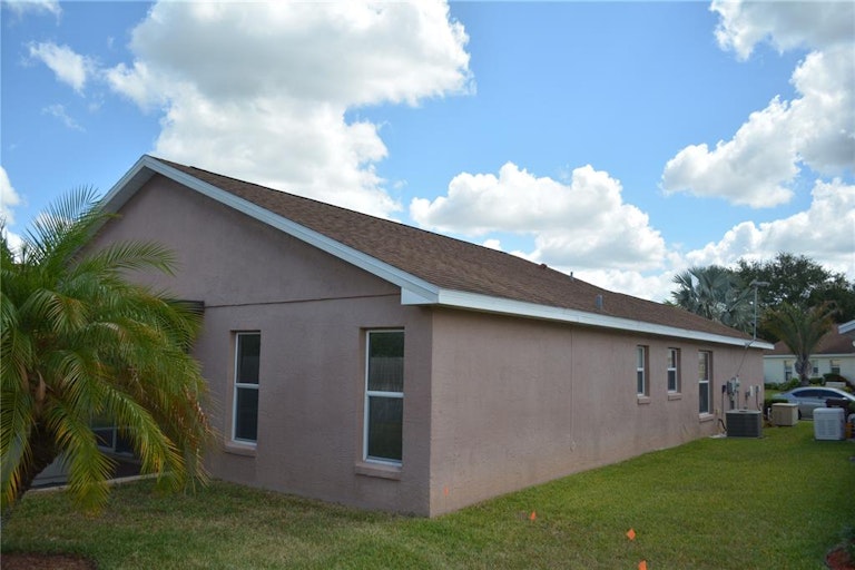 Photo 4 of 28 - 352 Lake Suzanne Dr, Lake Wales, FL 33859