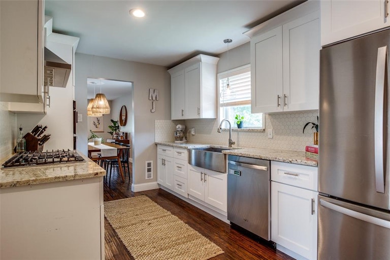 Photo 9 of 25 - 911 Fernwood Dr, Richardson, TX 75080