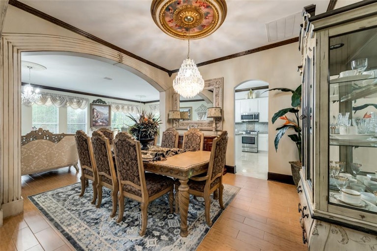 Photo 5 of 39 - 2608 Valencia Ln, Denton, TX 76210