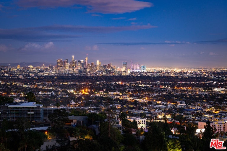 Photo 12 of 41 - 9393 Sierra Mar Dr, Los Angeles, CA 90069