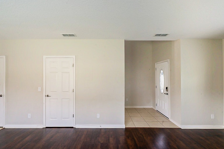 Photo 9 of 37 - 10049 Stockbridge St, Clermont, FL 34711