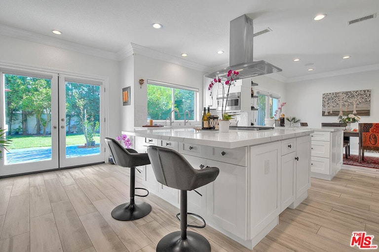 Photo 17 of 54 - 14826 Otsego St, Sherman Oaks, CA 91403