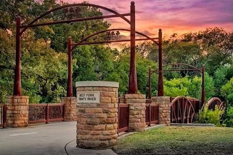 Photo 16 of 16 - 408 Pebble Way #254, Arlington, TX 76006