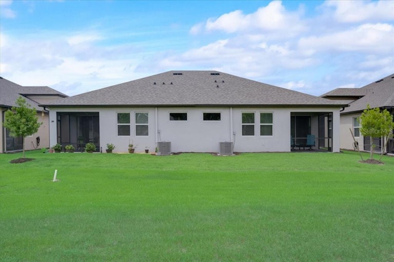 Photo 31 of 38 - 6026 Amberly Dr, Bradenton, FL 34208