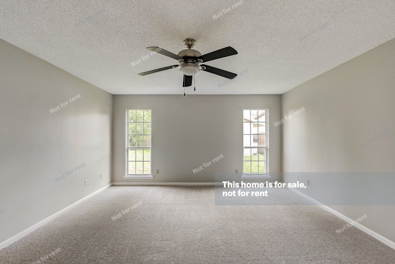 Photo 9 of 27 - 8029 Swamp Flower Dr, Jacksonville, FL 32244