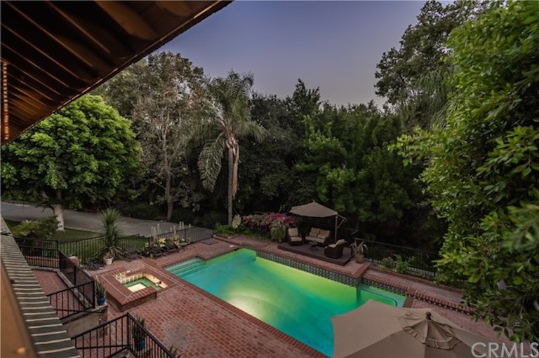 Photo 31 of 59 - 2899 N Monte Verde Dr, Covina, CA 91724