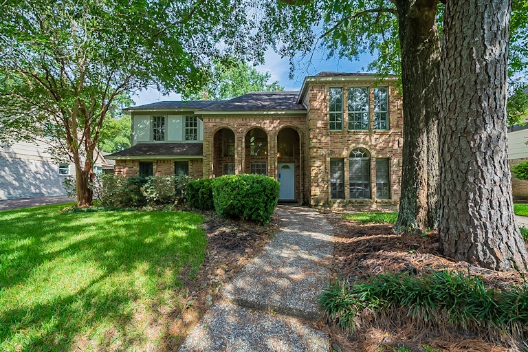 Photo 1 of 37 - 5522 Lone Cedar Dr, Kingwood, TX 77345