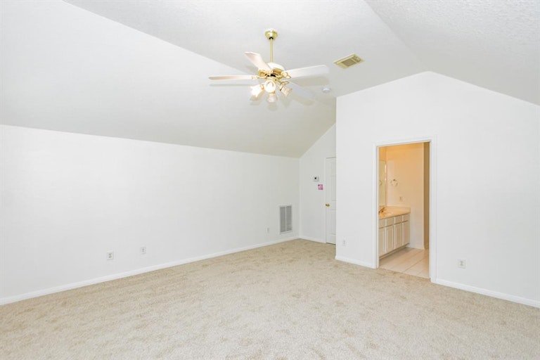 Photo 24 of 37 - 13106 Ryaneagles Dr, Houston, TX 77044