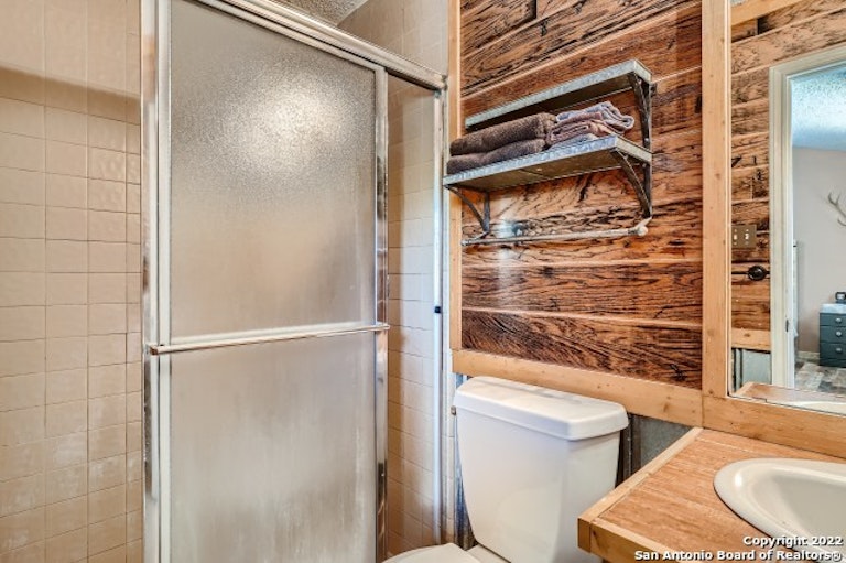 Photo 20 of 38 - 1122 Crescent Hill Dr, San Antonio, TX 78253