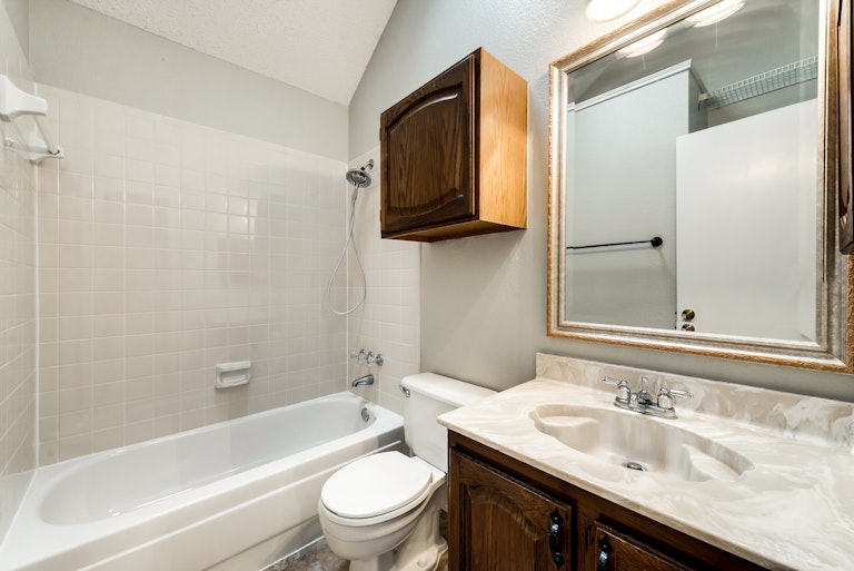 Photo 20 of 23 - 1105 Cherrytree Dr, Arlington, TX 76001