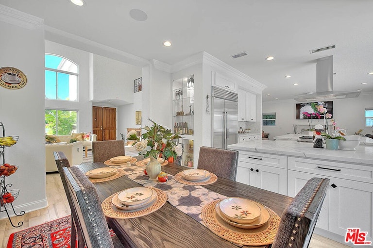 Photo 14 of 54 - 14826 Otsego St, Sherman Oaks, CA 91403