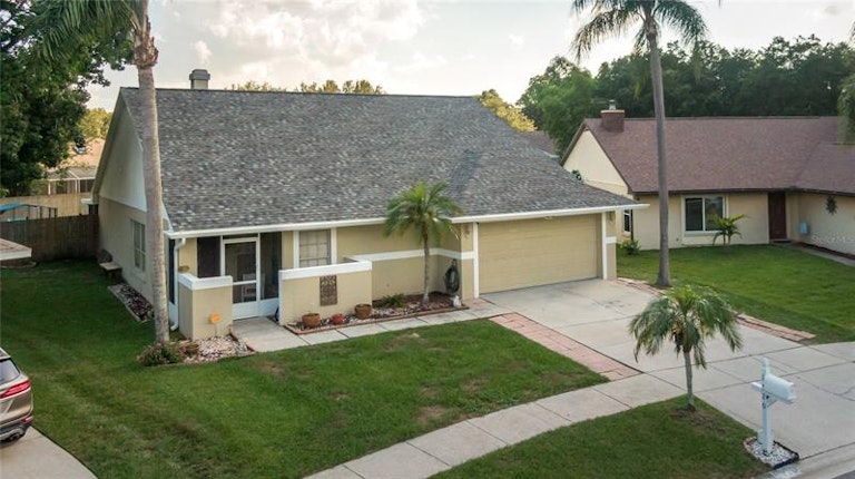 Photo 2 of 14 - 1520 High Knoll Dr, Brandon, FL 33511