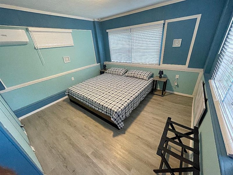 Photo 19 of 25 - 1360 Oxford Dr, Englewood, FL 34223