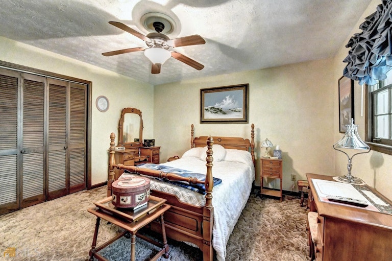 Photo 19 of 39 - 3371 San Antonio Dr, Snellville, GA 30039