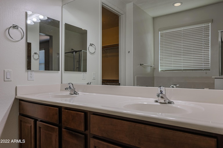 Photo 9 of 29 - 17006 W Mohave St, Goodyear, AZ 85338