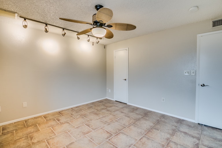 Photo 15 of 28 - 3535 E Altadena Ave, Phoenix, AZ 85028