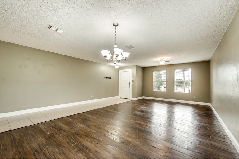 Photo 13 of 26 - 1105 Silent Star Ln, Denton, TX 76210