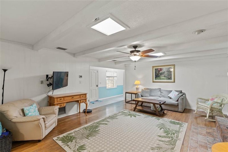 Photo 4 of 56 - 721 W Nelson St, Tavares, FL 32778