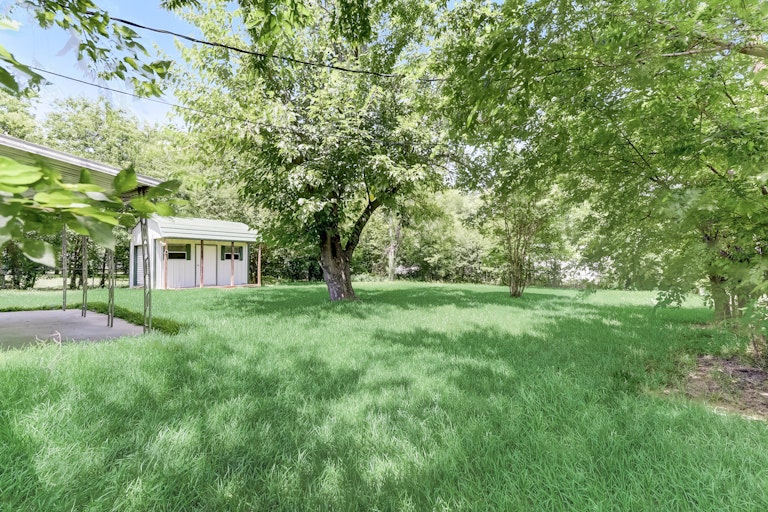 Photo 30 of 32 - 509 S Main St, Crandall, TX 75114