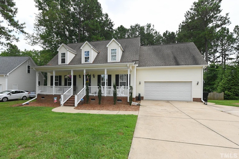 Photo 3 of 40 - 142 Mill Branch Cir, Fuquay Varina, NC 27526