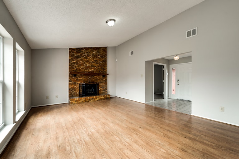 Photo 10 of 26 - 408 Ripplewood Dr, Mesquite, TX 75150