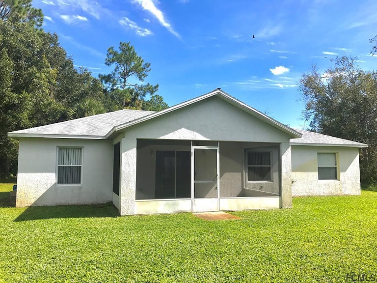 Photo 15 of 18 - 8 White Hill Pl, Palm Coast, FL 32164