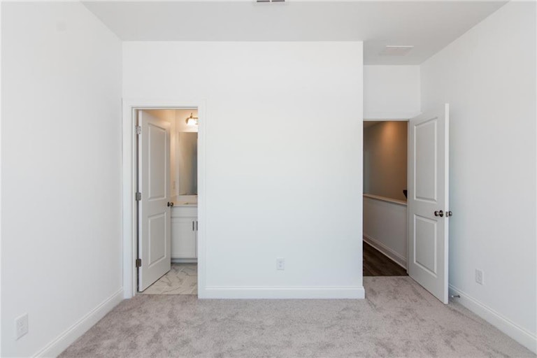 Photo 25 of 37 - 211 Downing Dr #81, Alpharetta, GA 30022