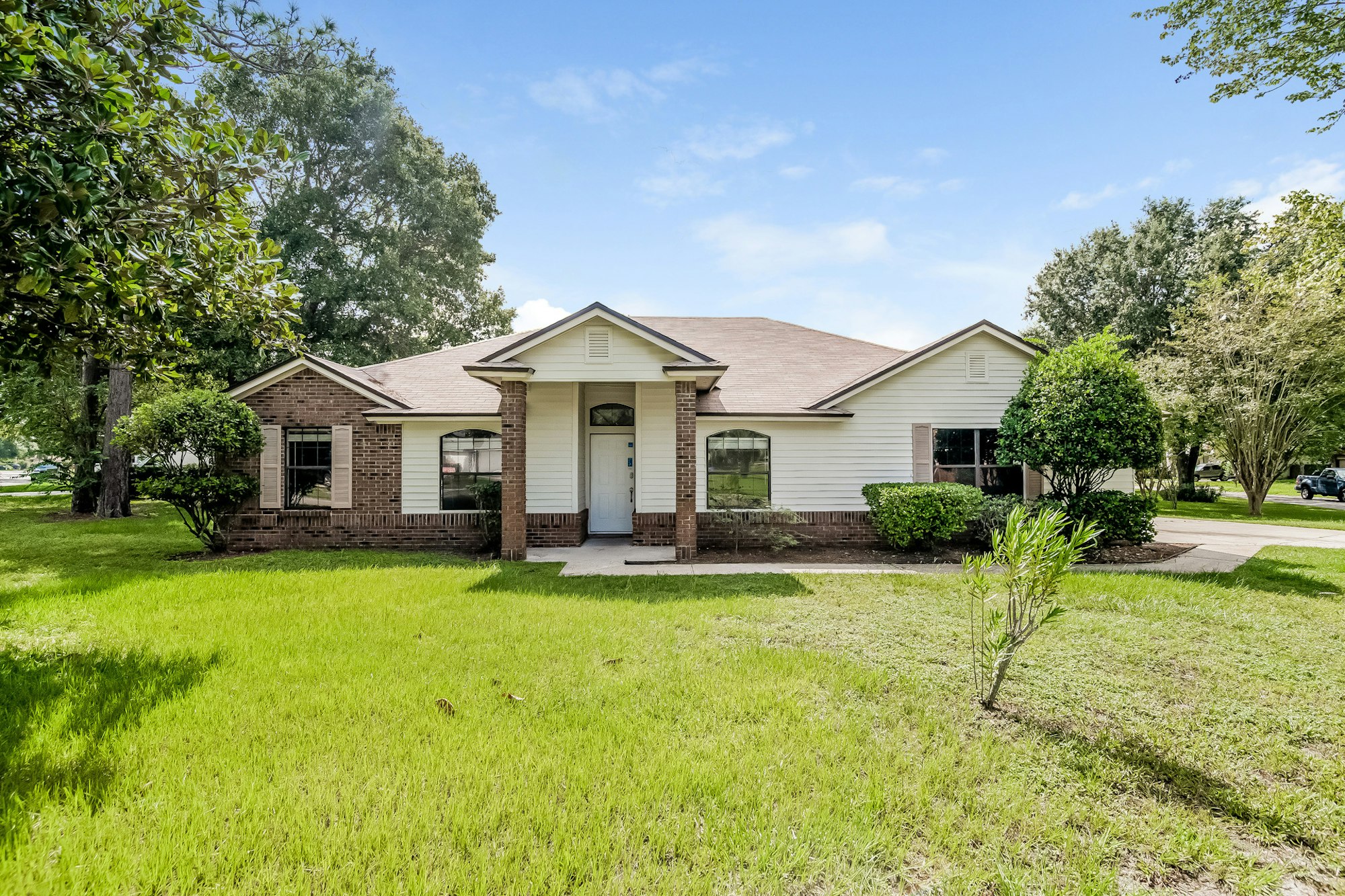 Photo 1 of 25 - 8529 Catsby Ct, Jacksonville, FL 32244