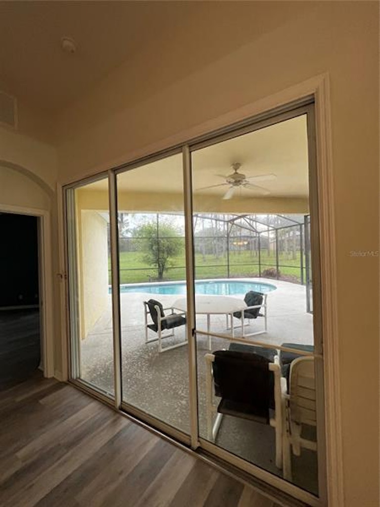 Photo 17 of 43 - 360 Tupelo Cir, Davenport, FL 33897