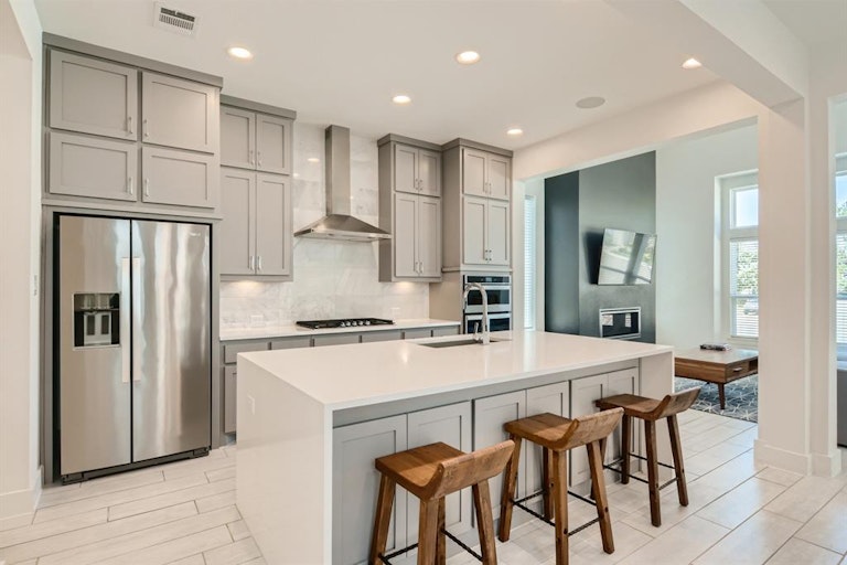 Photo 9 of 29 - 8112 Copper Way, Dallas, TX 75252