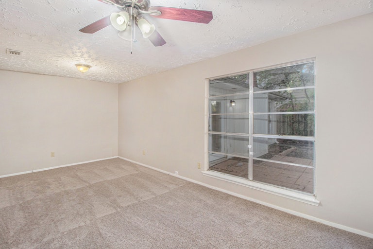 Photo 10 of 17 - 15822 Manfield Dr, Houston, TX 77082