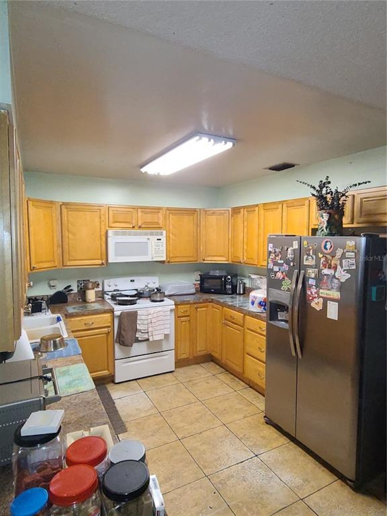 Photo 12 of 15 - 208 Alta Vista St, Debary, FL 32713