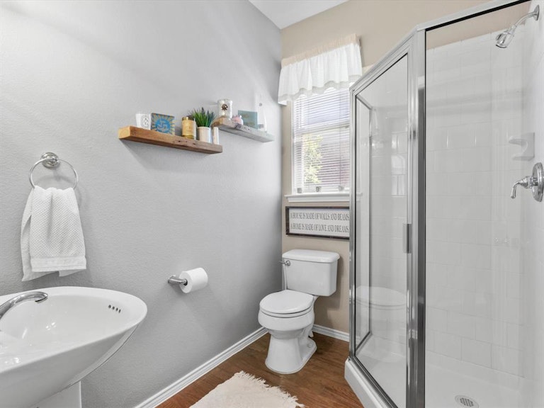 Photo 17 of 38 - 4133 Walnut Creek Ct, Fort Worth, TX 76137