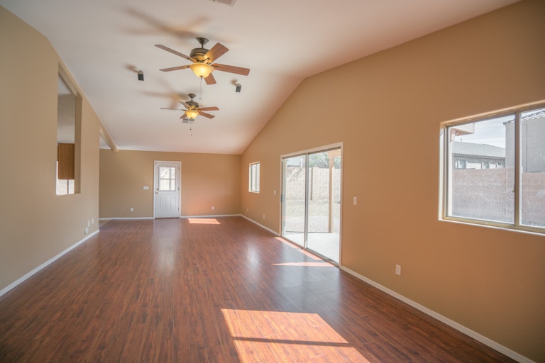 Photo 5 of 23 - 6605 W Whispering Wind Dr, Glendale, AZ 85310