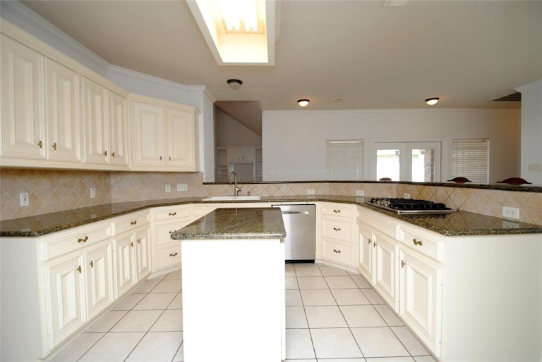 Photo 19 of 41 - 3118 Canyon Oak Ct, Houston, TX 77068