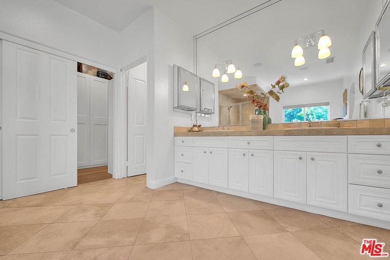 Photo 38 of 54 - 14826 Otsego St, Sherman Oaks, CA 91403