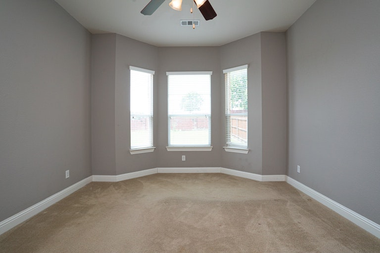 Photo 19 of 31 - 3904 Mustang Ave, Sachse, TX 75048